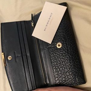 Authentic Burberry Black leather Wallet